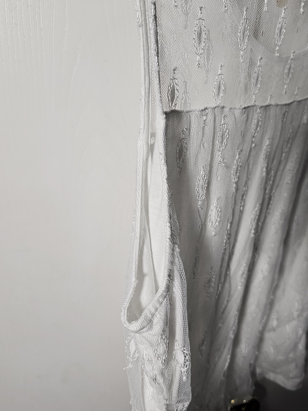 White Lace Sleeveless Top - Picture 9 of 10